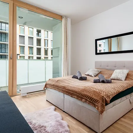 Elvis Deluxe Apartment